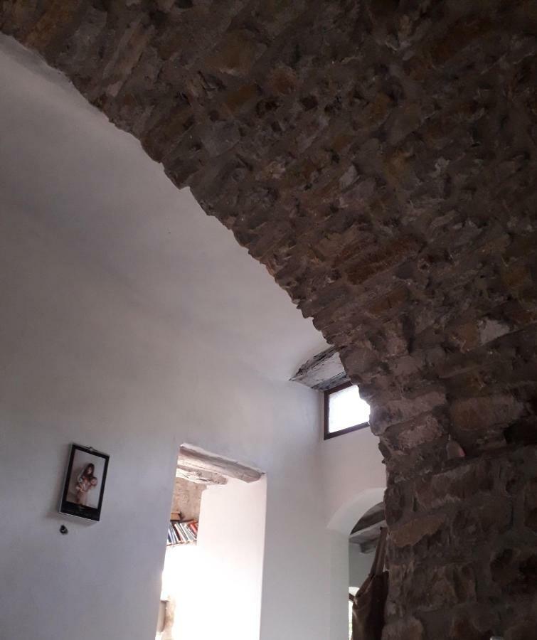 Moki Apricale Villa Luaran gambar